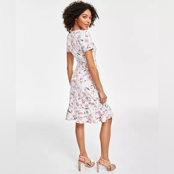 Calvin Klein - Floral-Print Short-Sleeve Ruffle-Hem Dress - Size 10 - Picture 2 of 10